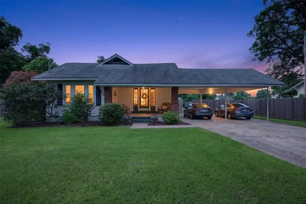 $279,900 | 4940 Dixie Garden Drive, Shreveport, LA 71105
