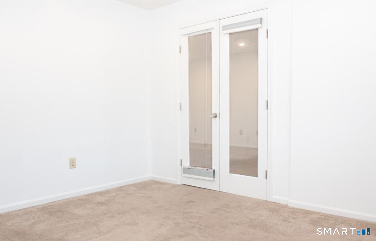 211 Windgate Circle, Unit B Monroe, CT 06468 - Photo 13 of 25