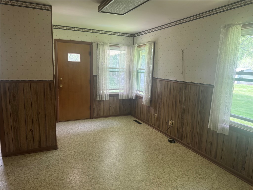 12735 Catlin Tilton Road Catlin, IL 61817 - Photo 21 of 22 an empty room with windows