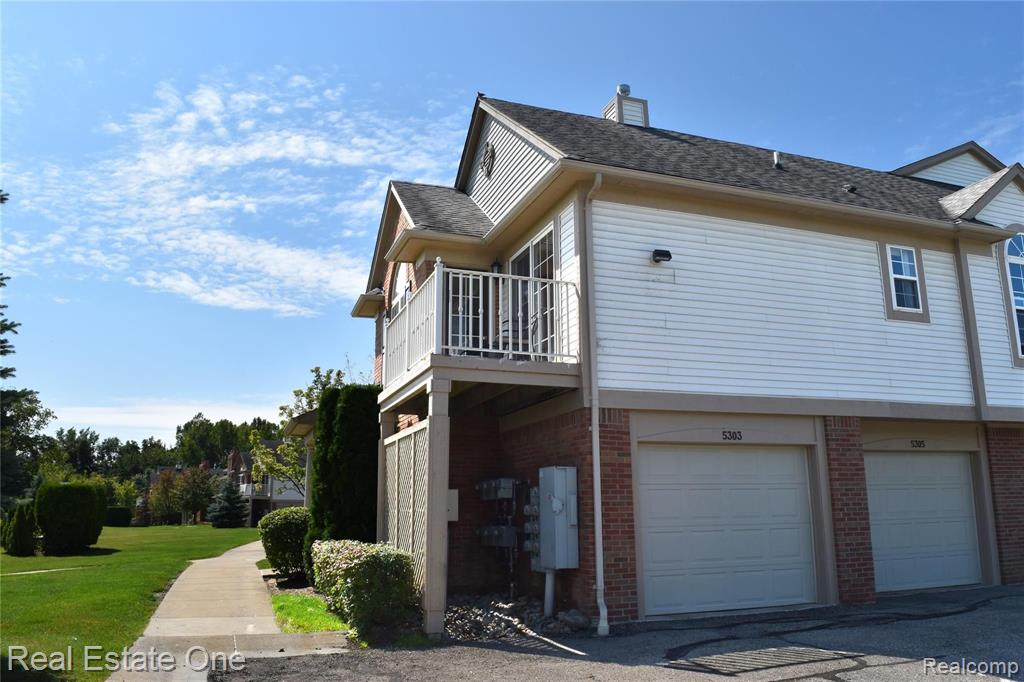 5303 Brookemonte Circle Rochester, MI 48306 - Photo 15 of 17