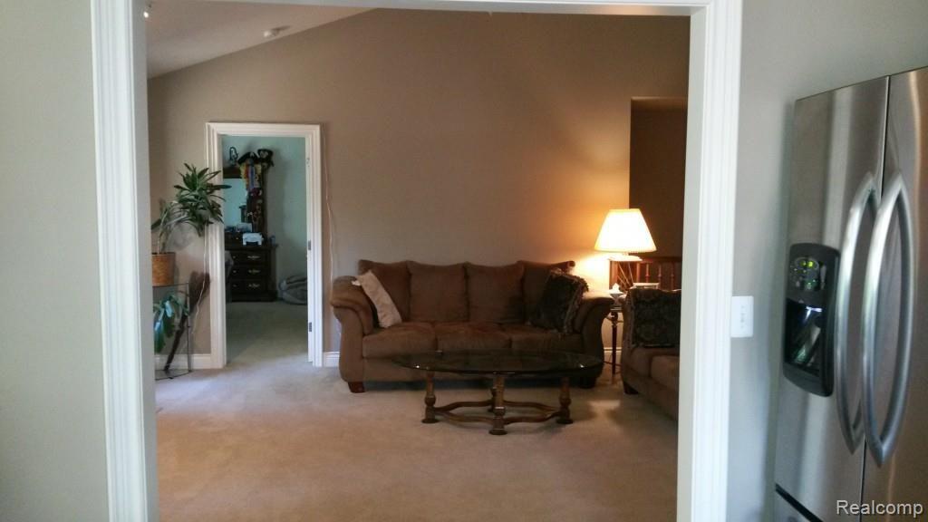 21154 Gill Road Farmington Hills, MI 48335 - Photo 28 of 37