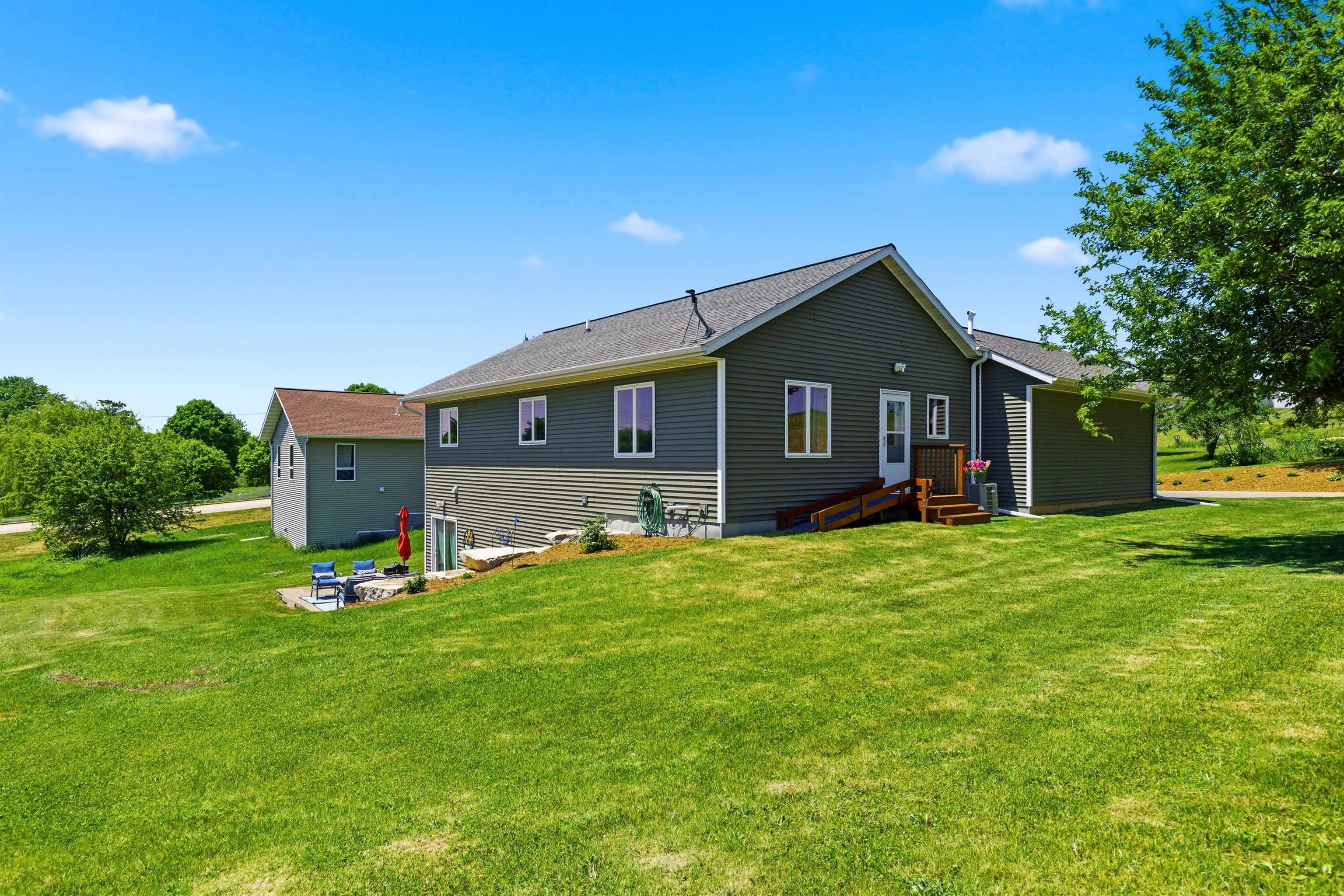 503 North Bennett Road Dodgeville, WI 53533 - Photo 39 of 44