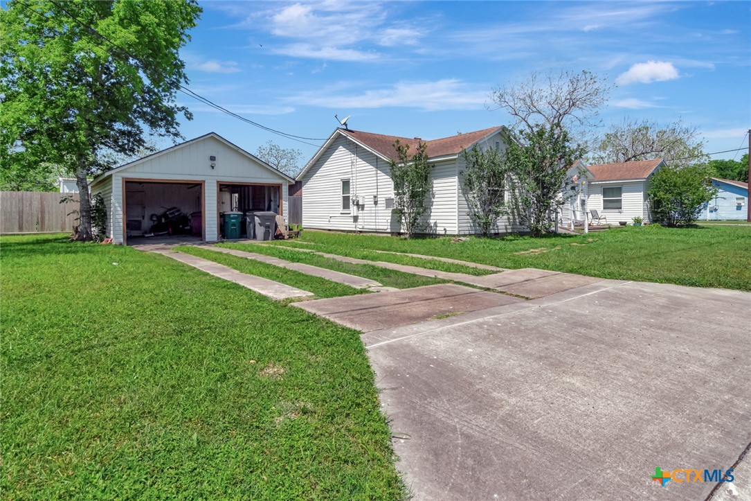 1005 Mac Arthur Street Victoria, TX 77901 - Photo 6 of 38