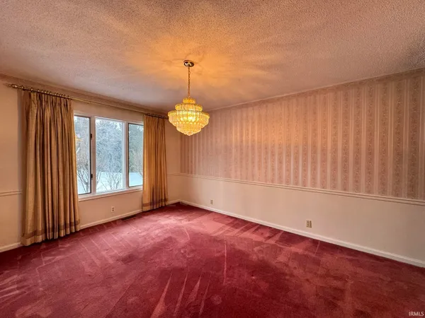 $260,000 | 713 West Macalan Drive, Marion, IN 46952