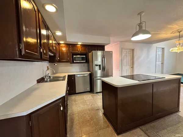 $260,000 | 713 West Macalan Drive, Marion, IN 46952