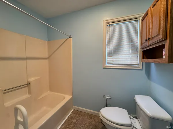 $260,000 | 713 West Macalan Drive, Marion, IN 46952