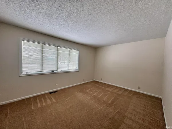 $260,000 | 713 West Macalan Drive, Marion, IN 46952