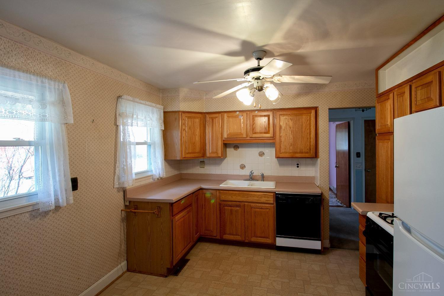 6480 Fields Ertel Road Sharonville, OH 45241 - Photo 8 of 24