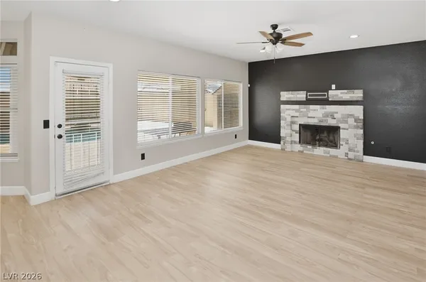 $3,950 | 747 Canyon Crest Drive, Las Vegas, NV 89123