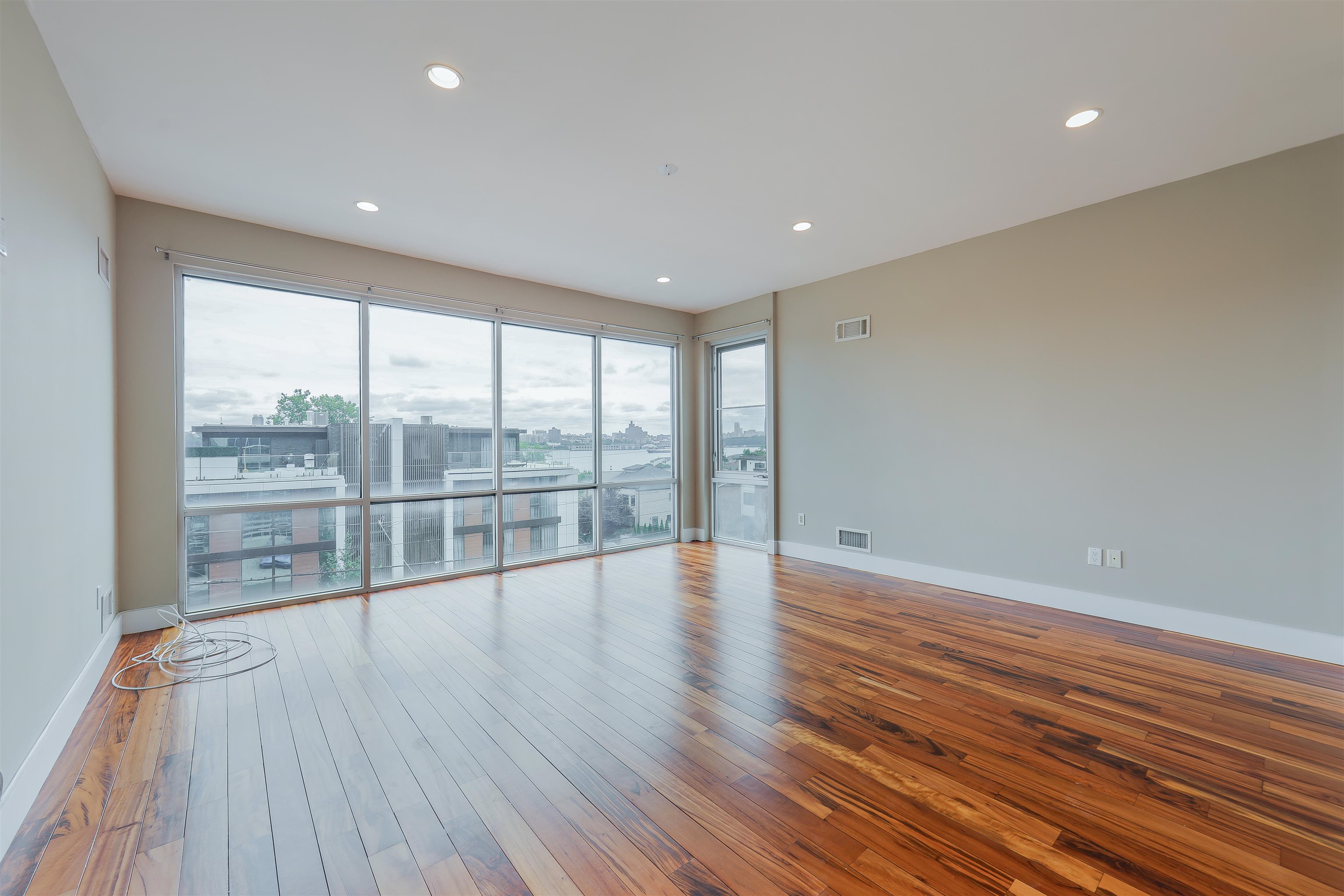 760 Undercliff Avenue, Unit A Edgewater, NJ 07020 - Photo 17 of 39