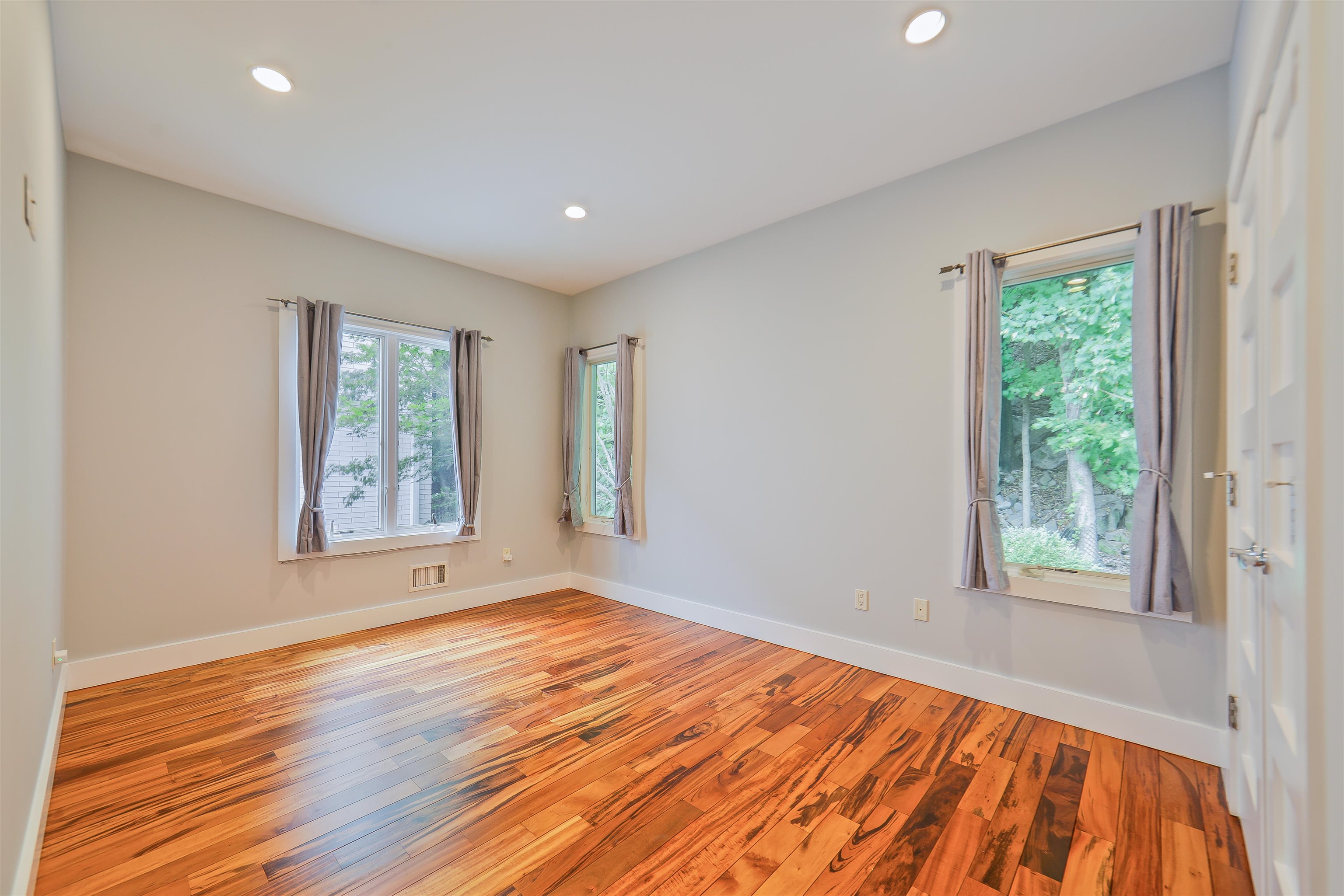 760 Undercliff Avenue, Unit A Edgewater, NJ 07020 - Photo 27 of 39
