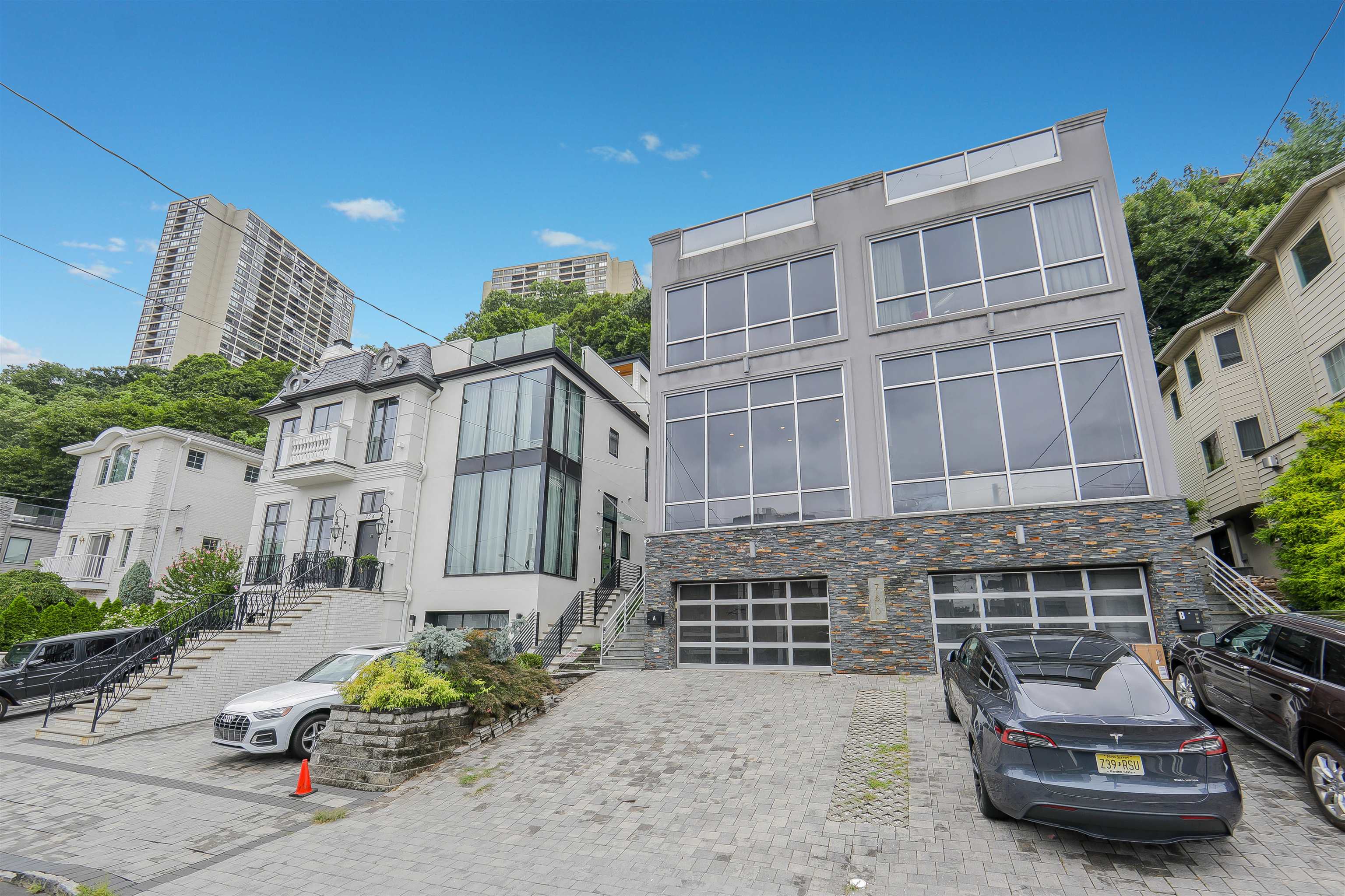 760 Undercliff Avenue, Unit A Edgewater, NJ 07020 - Photo 4 of 39