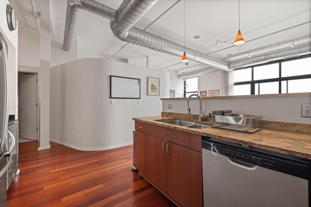 1525 South Sangamon Street, Unit 806 Chicago, IL 60608 - Photo 12 of 37