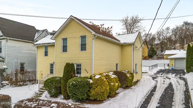 $284,900 | 205 South Valley Avenue, Olyphant, PA 18447