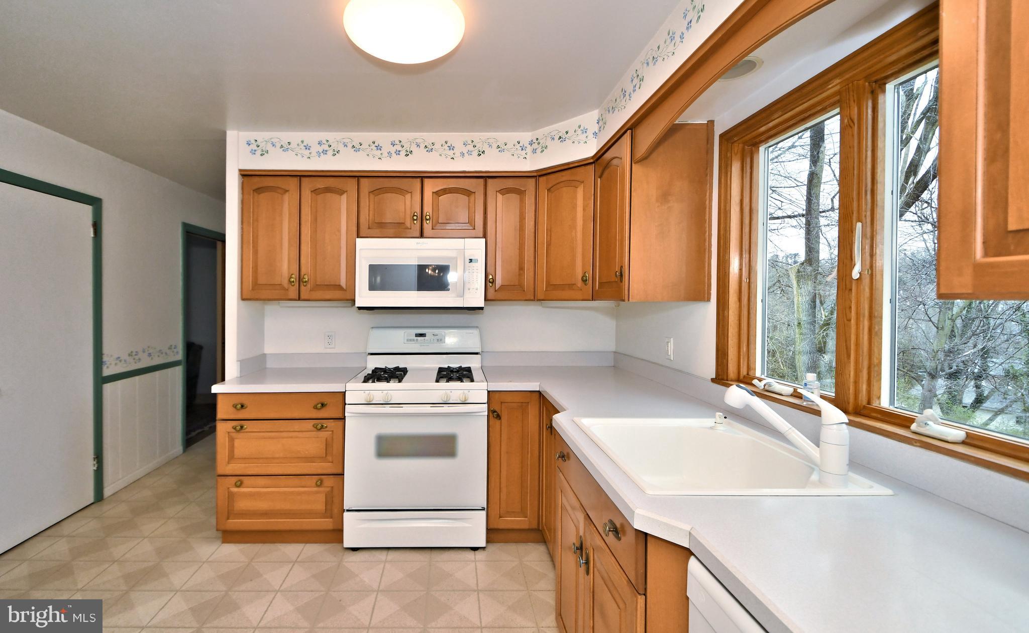 8816 Wainwright Road Glenside, PA 19038 - Photo 17 of 49 Gallery Image 17