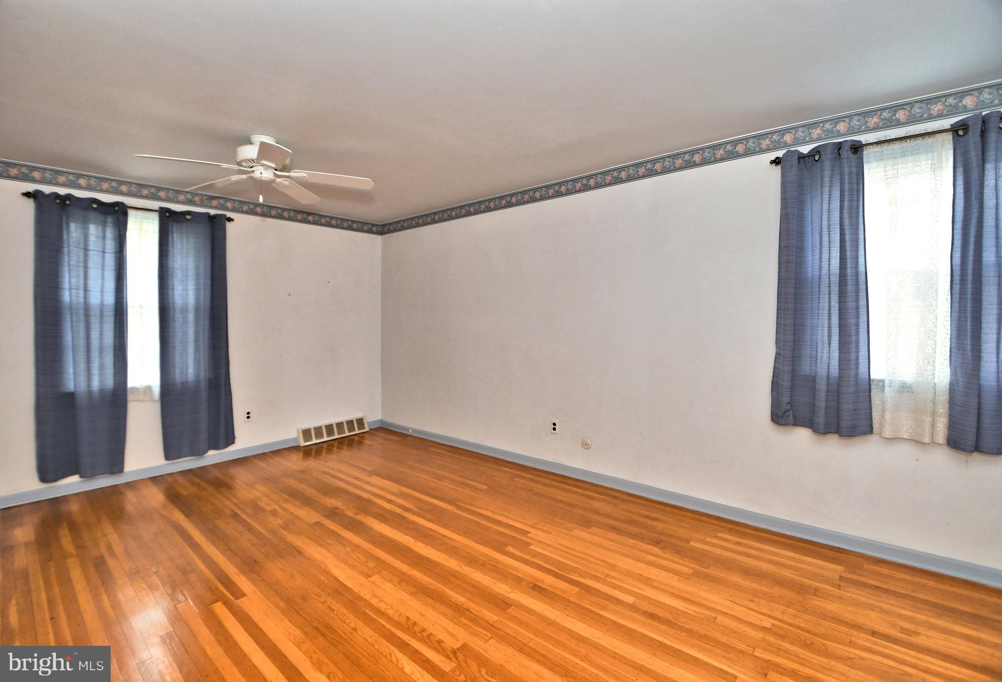 8816 Wainwright Road Glenside, PA 19038 - Photo 23 of 49 Primary Bedroom