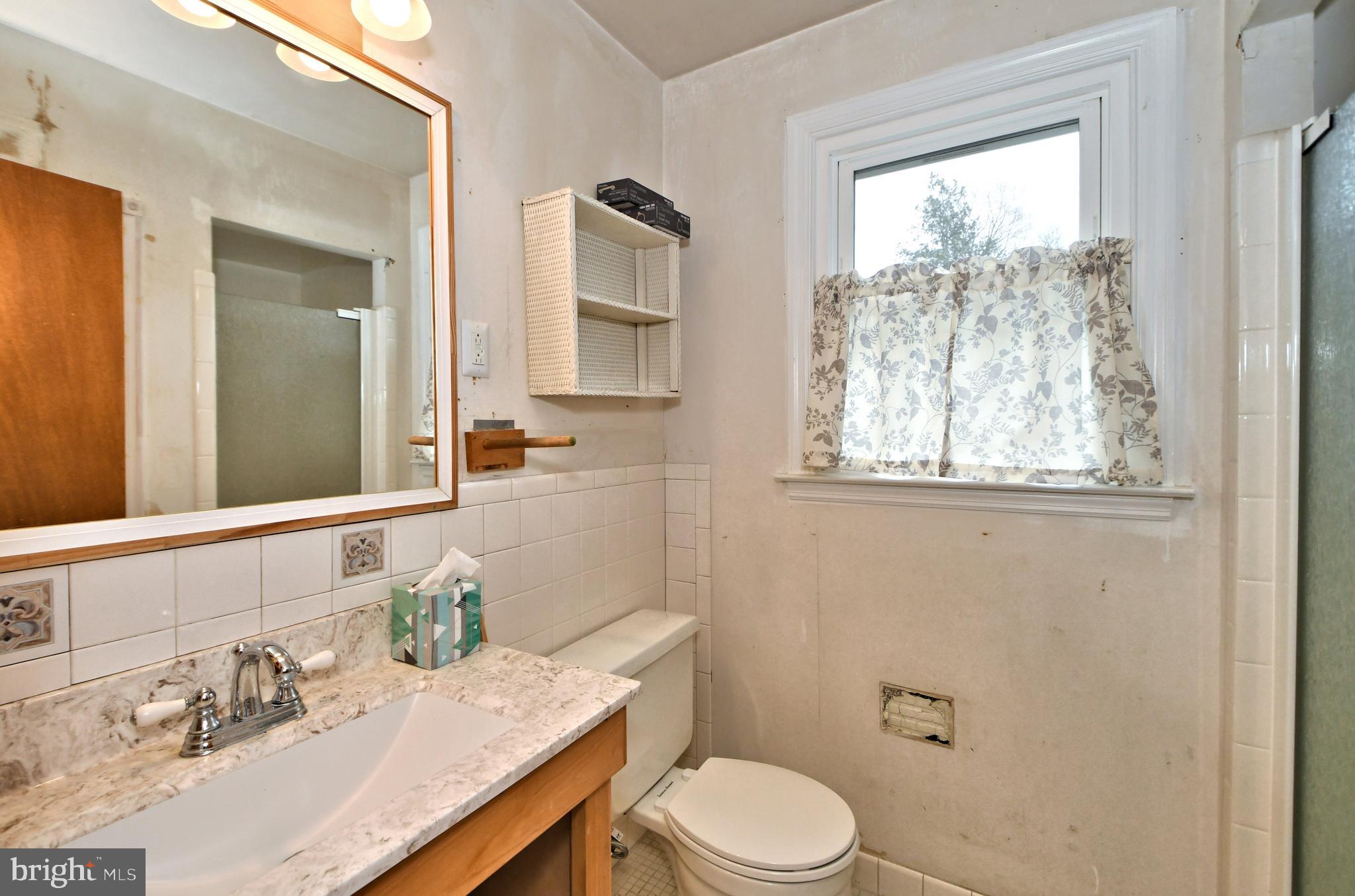 8816 Wainwright Road Glenside, PA 19038 - Photo 26 of 49 Primary bath