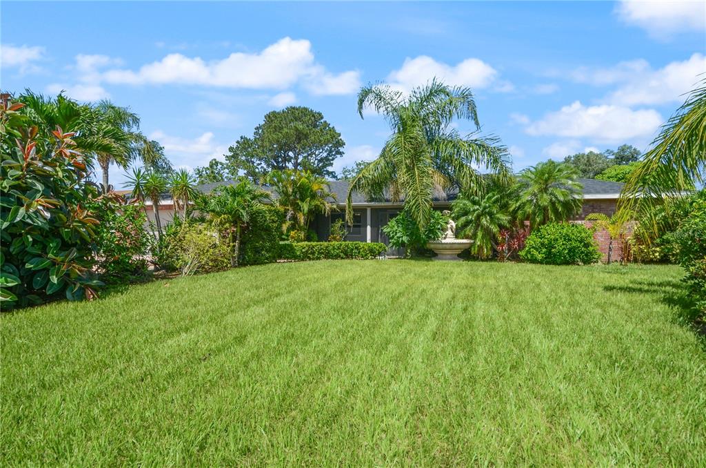 209 7th Street South Dundee, FL 33838 - Photo 3 of 36 a view of a backyard