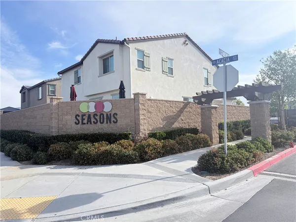 $4,200 | 729 South Sumac Lane, Rialto, CA 92376