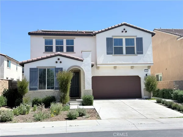 $4,200 | 729 South Sumac Lane, Rialto, CA 92376