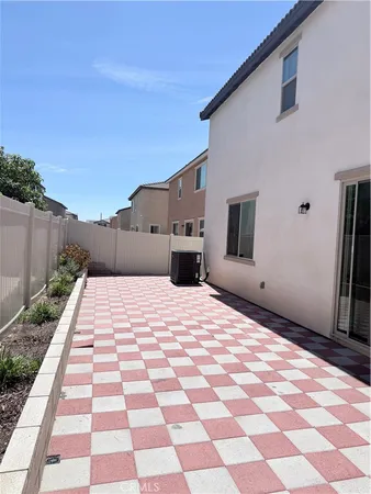 $4,200 | 729 South Sumac Lane, Rialto, CA 92376
