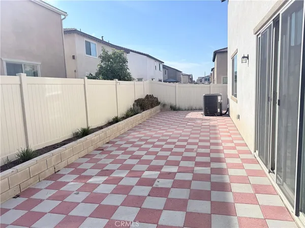 $4,200 | 729 South Sumac Lane, Rialto, CA 92376