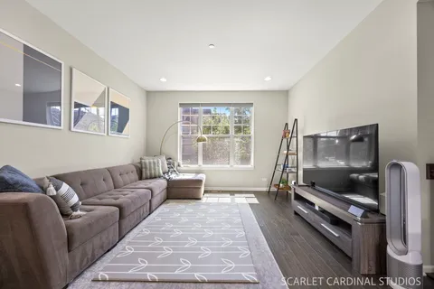 $500,000 | 840 Center Street, Des Plaines, IL 60016