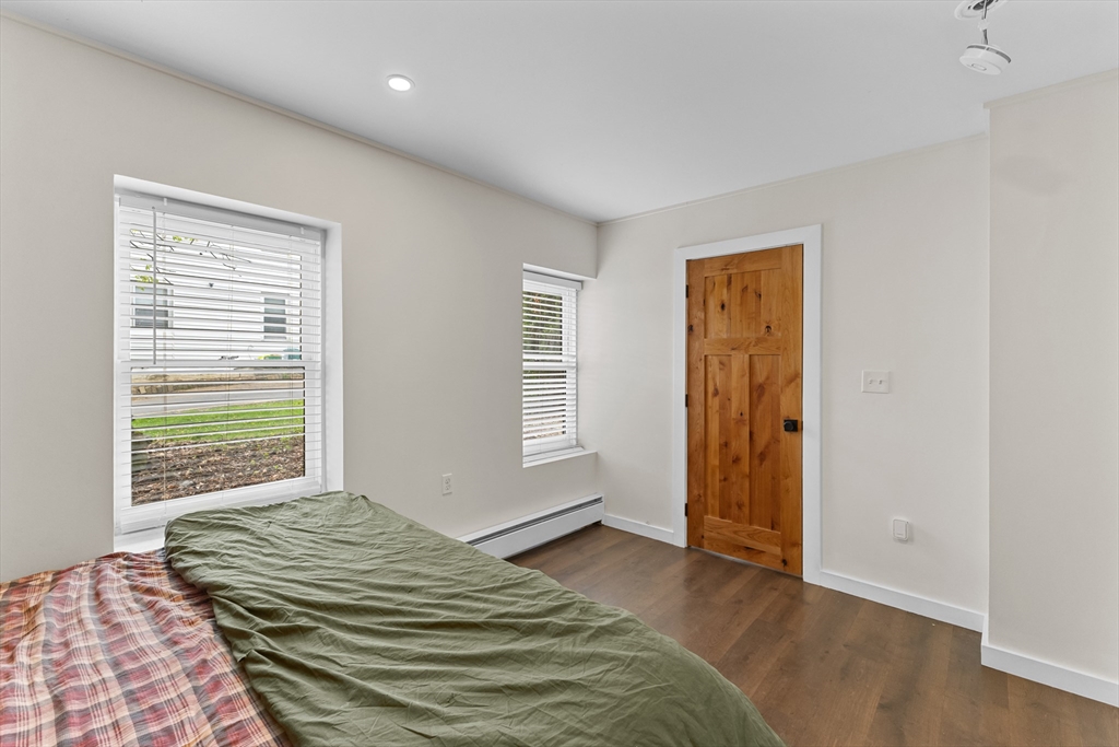 335 Salisbury Street Worcester, MA 01609 - Photo 15 of 33