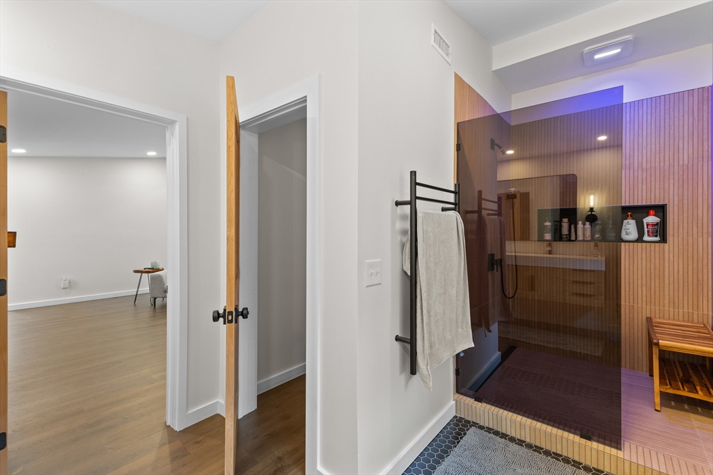 335 Salisbury Street Worcester, MA 01609 - Photo 23 of 33