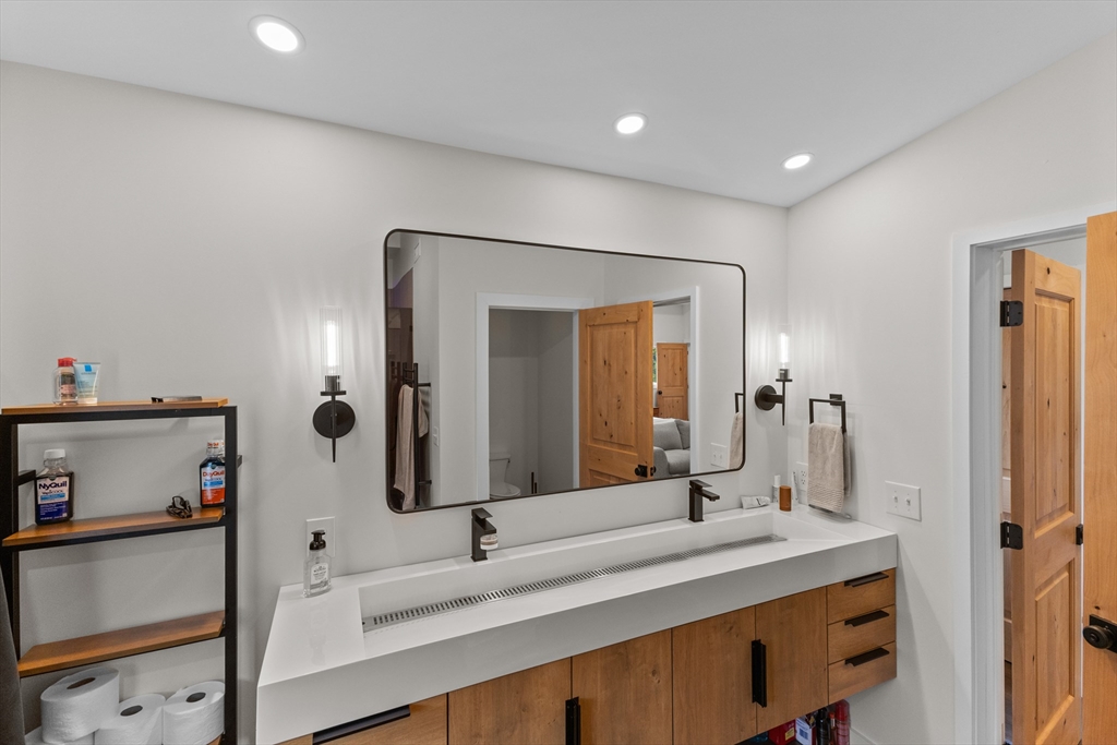 335 Salisbury Street Worcester, MA 01609 - Photo 24 of 33