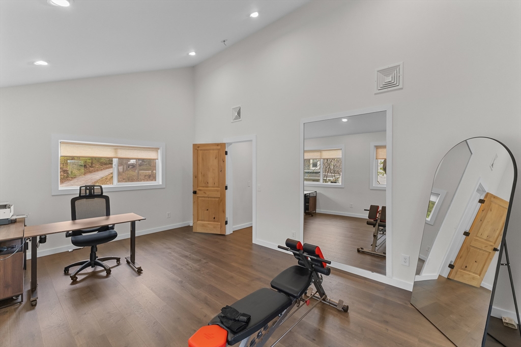 335 Salisbury Street Worcester, MA 01609 - Photo 27 of 33