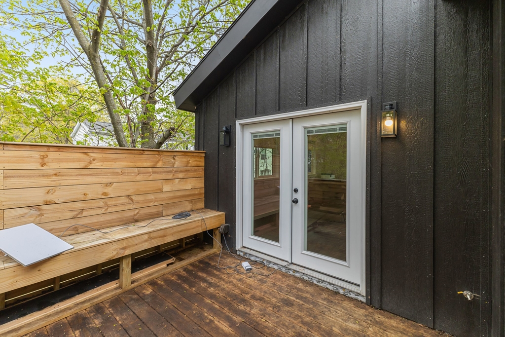 335 Salisbury Street Worcester, MA 01609 - Photo 29 of 33