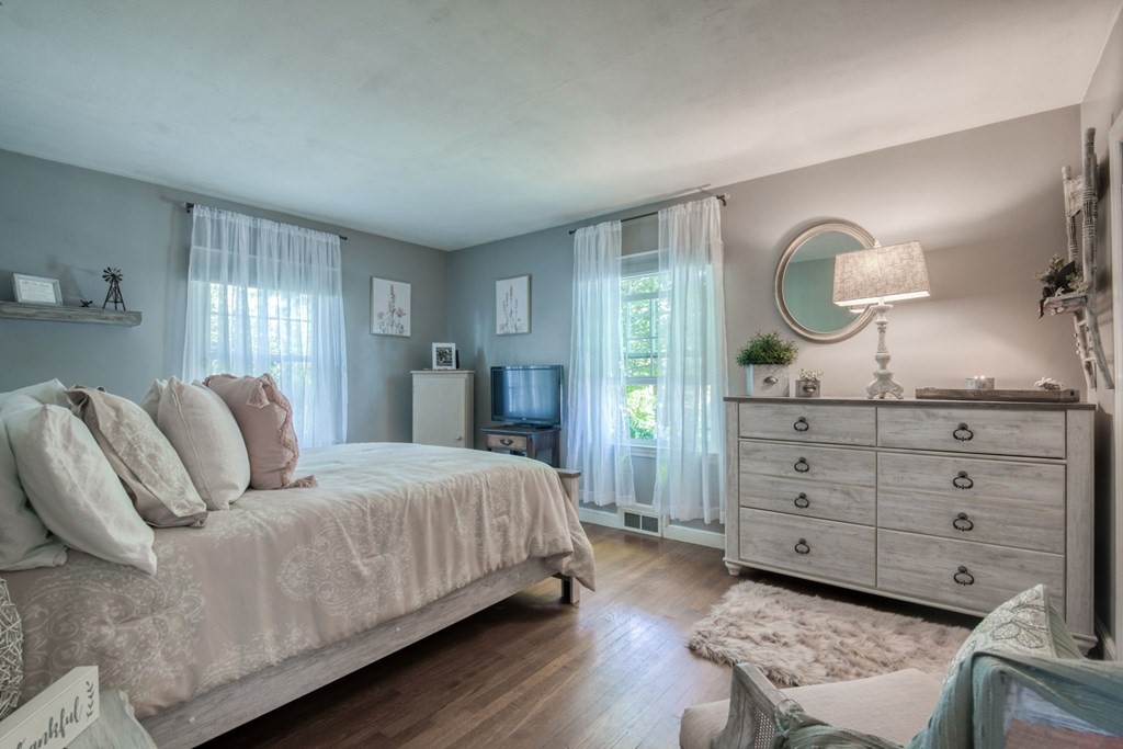 596 Roosevelt Avenue Springfield, MA 01118 - Photo 19 of 26 Gallery Image 19