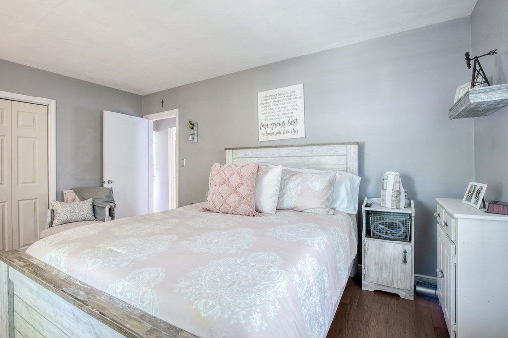 596 Roosevelt Avenue Springfield, MA 01118 - Photo 20 of 26 Gallery Image 20