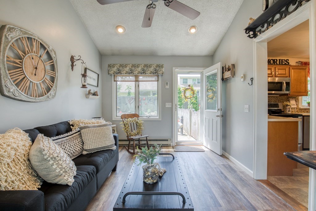 596 Roosevelt Avenue Springfield, MA 01118 - Photo 21 of 26 Gallery Image 21