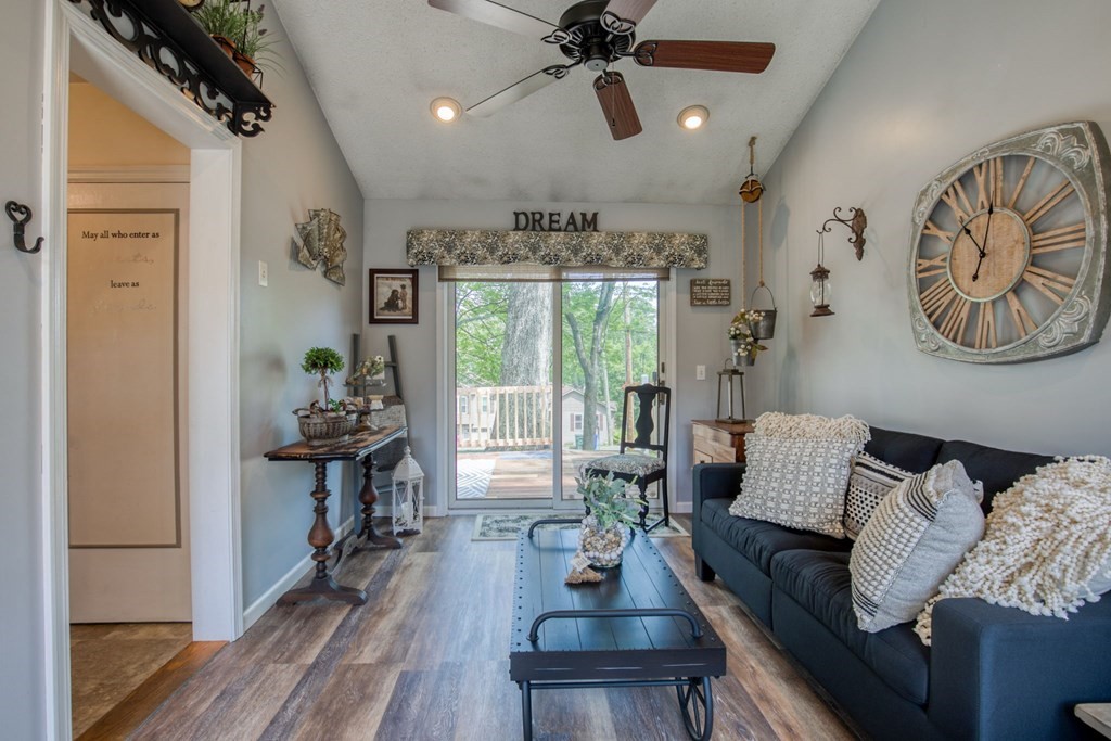 596 Roosevelt Avenue Springfield, MA 01118 - Photo 22 of 26 Gallery Image 22