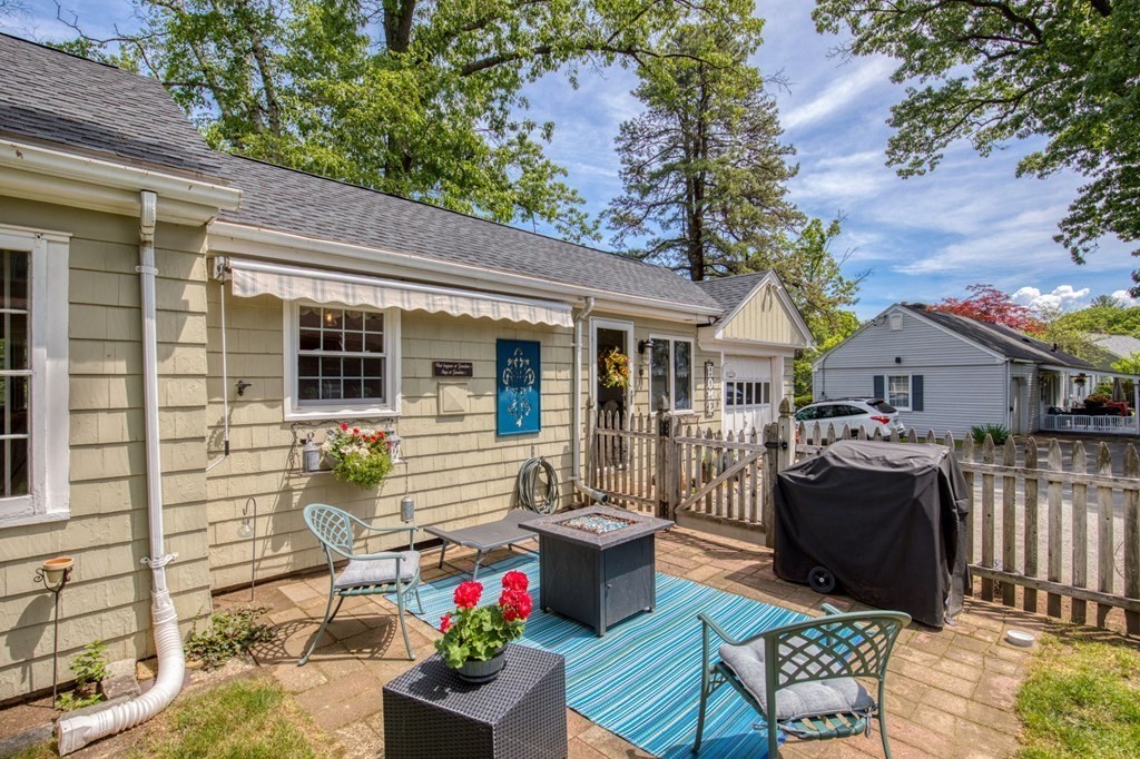 596 Roosevelt Avenue Springfield, MA 01118 - Photo 23 of 26 Gallery Image 23