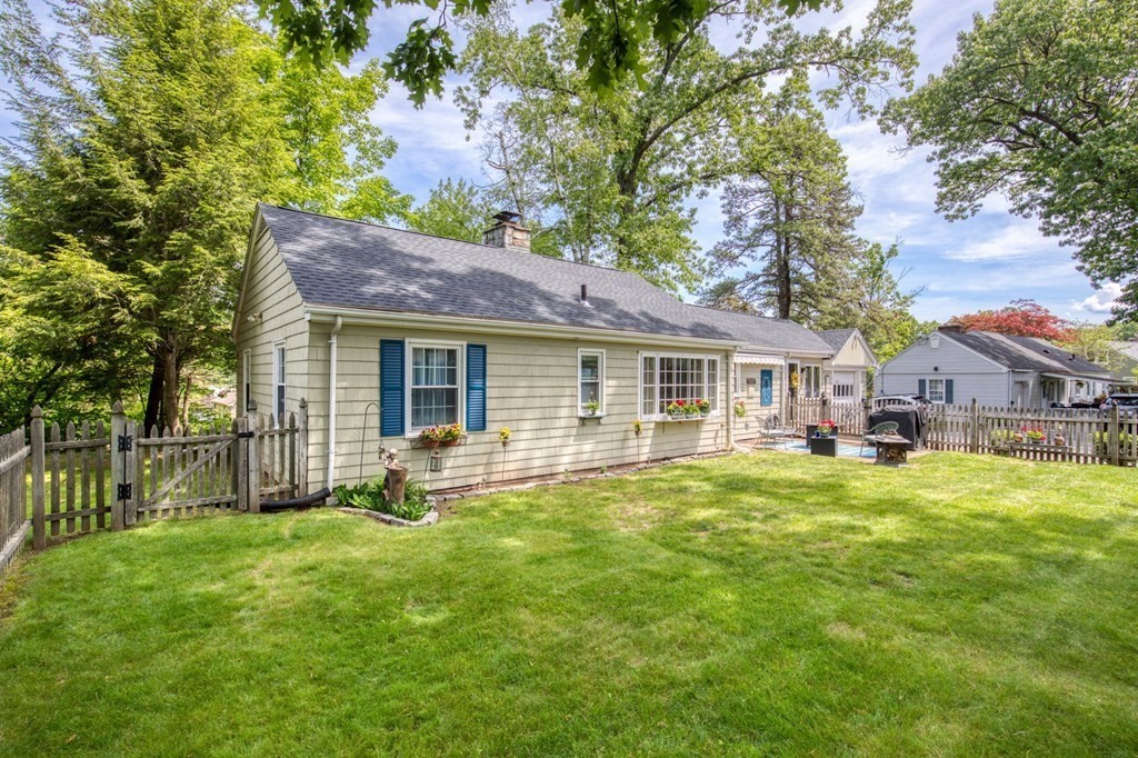 596 Roosevelt Avenue Springfield, MA 01118 - Photo 25 of 26 Gallery Image 25