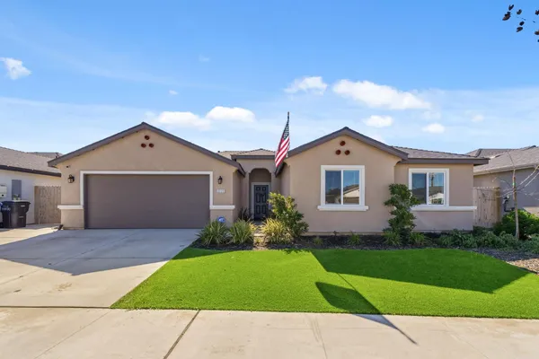 $480,000 | 2131 West Ambassador Way, Hanford, CA 93230
