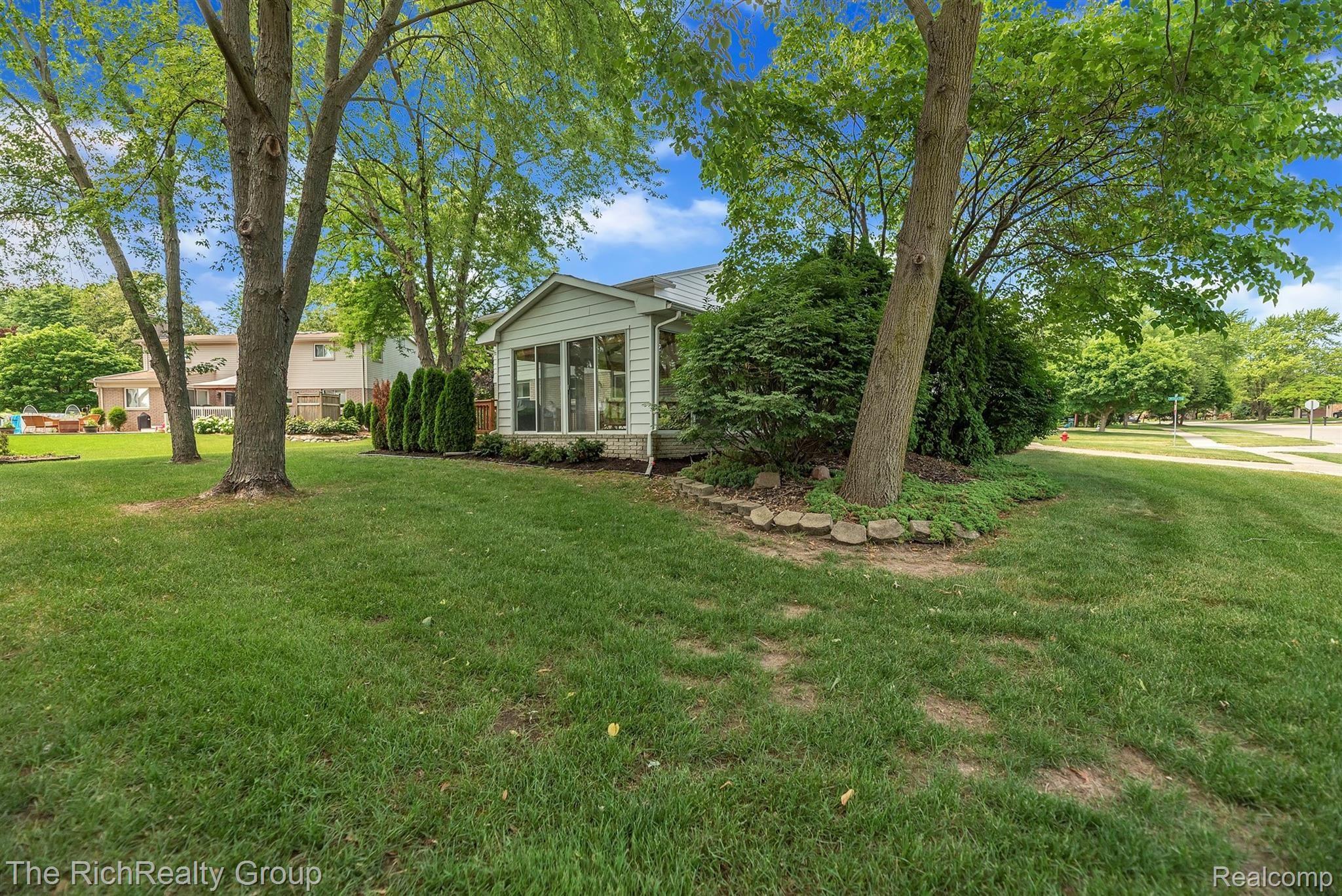 12176 Wildwing Road Plymouth, MI 48170 - Photo 30 of 33 48-12176-Wildwing-Rd-WindowStill-Re.jpg