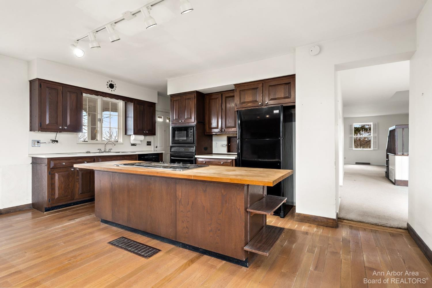 5185 Zeeb Road Dexter, MI 48130 - Photo 24 of 78 Ample kitchen space