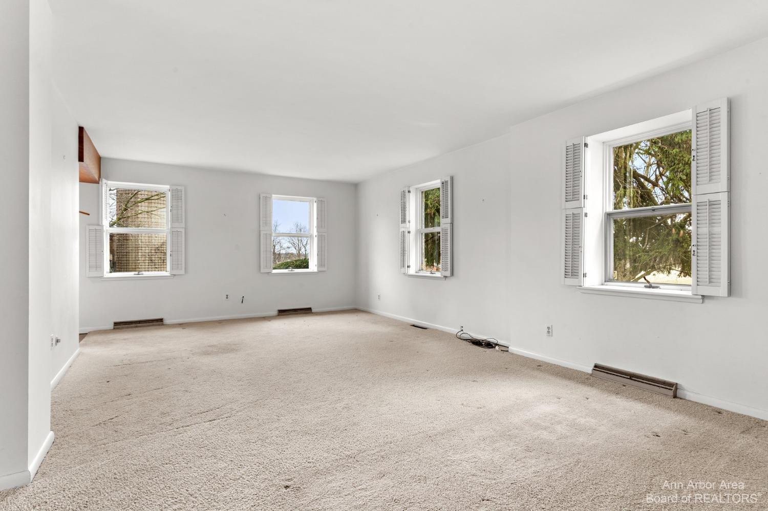 5185 Zeeb Road Dexter, MI 48130 - Photo 35 of 78 Living Room