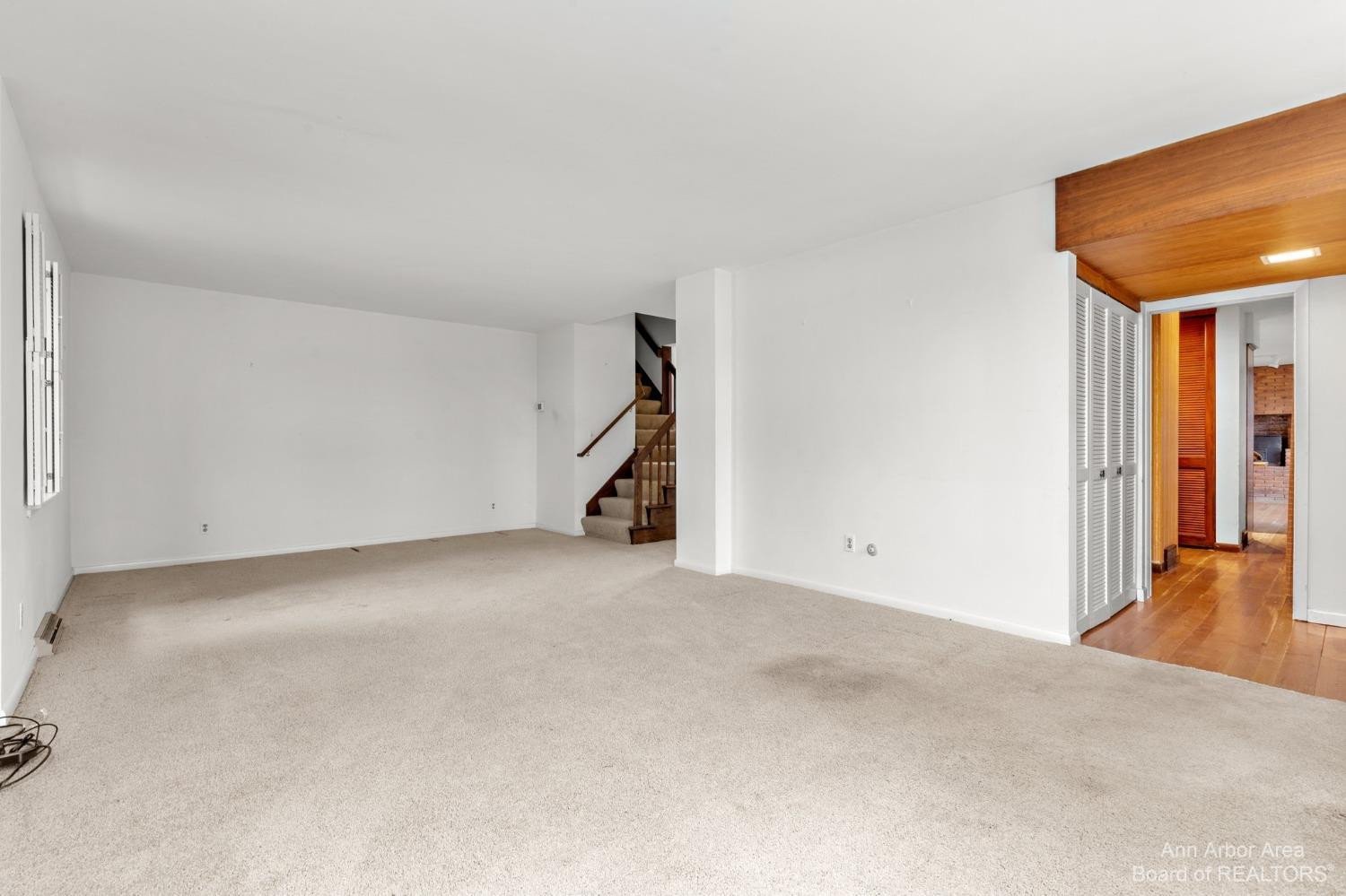 5185 Zeeb Road Dexter, MI 48130 - Photo 37 of 78 Living Room