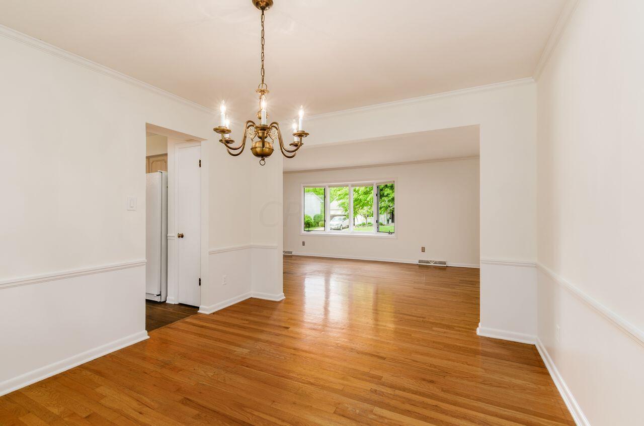 293 Weydon Road Columbus, OH 43085 - Photo 11 of 54 Dining Room to Living Room
