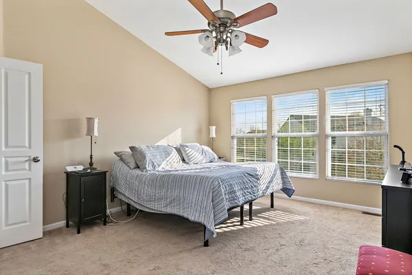 $510,000 | 4077 Stratford Lane, Carpentersville, IL 60110