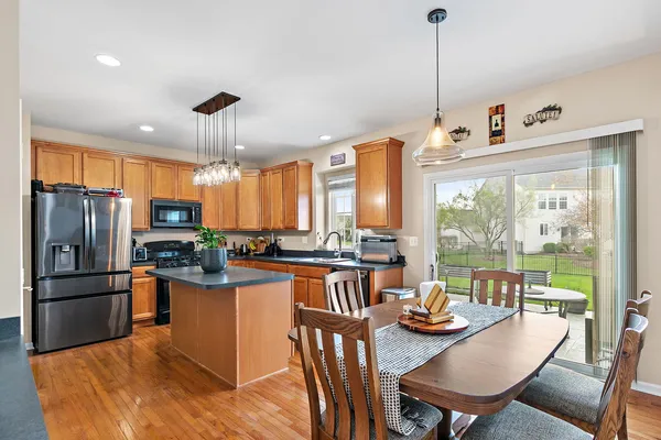 $510,000 | 4077 Stratford Lane, Carpentersville, IL 60110