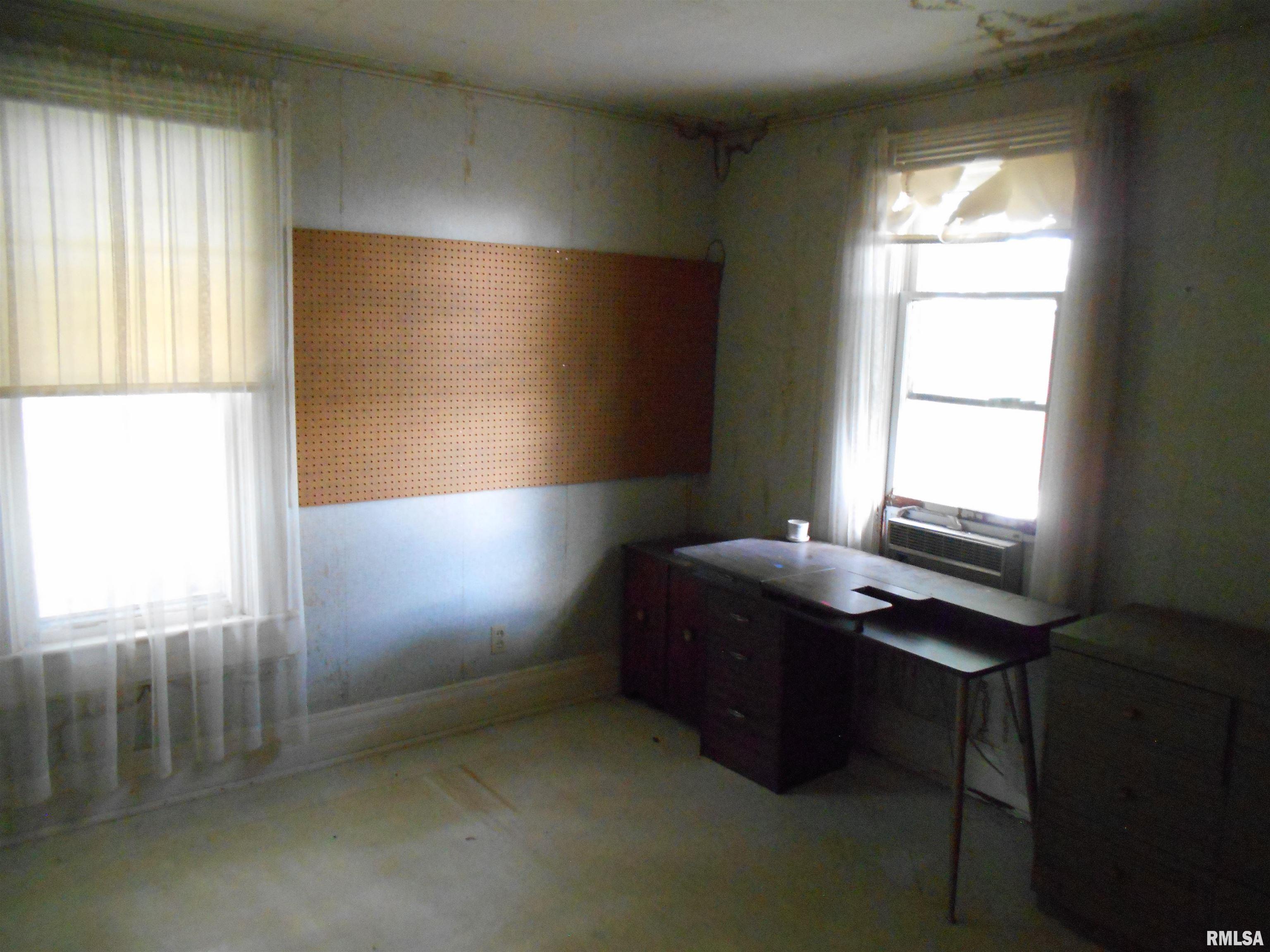 306 South Main Street Avon, IL 61415 - Photo 11 of 14