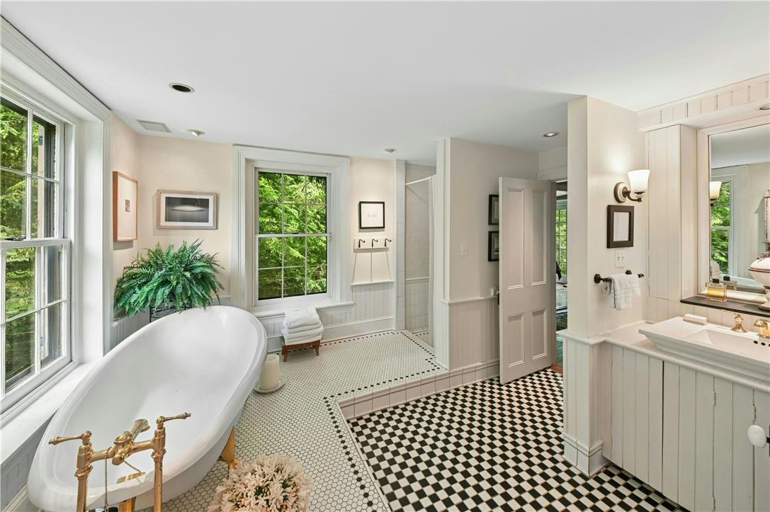 1867 Old Mill Road Bethlehem, PA 18015 - Photo 18 of 35 Gallery Image 18