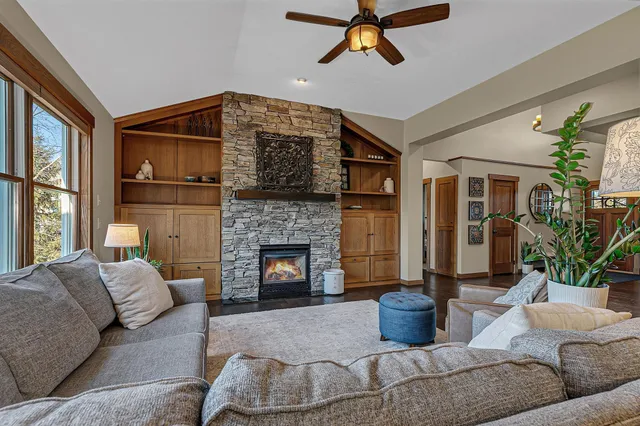 $675,000 | 1021 21st Avenue North, Sartell, MN 56377