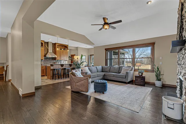 $675,000 | 1021 21st Avenue North, Sartell, MN 56377